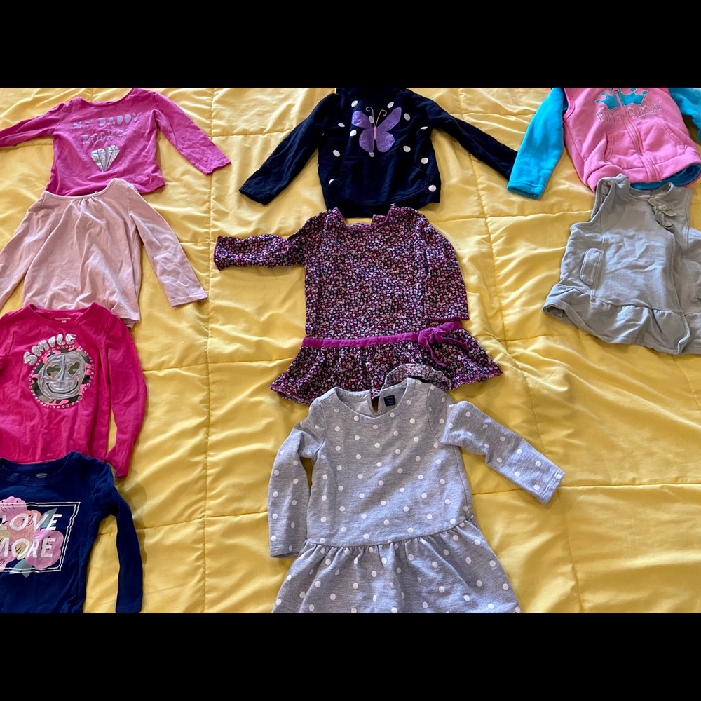 Sold!!! 2T/24 months girls winter bundle of 16 items - Picture 4 of 5